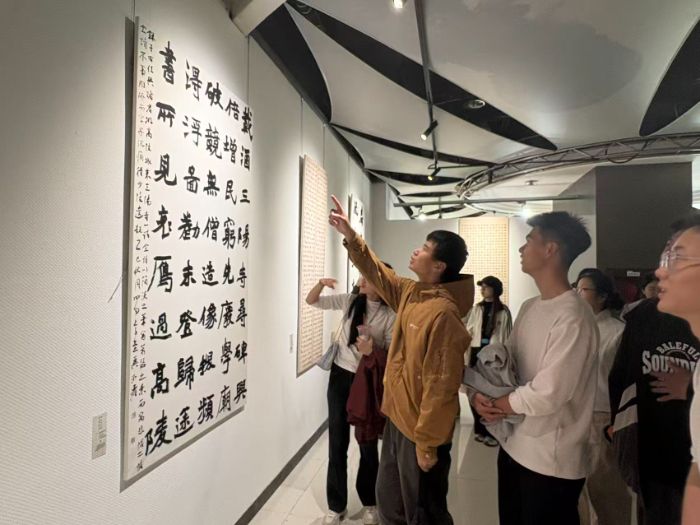 �����������s�m���}����������ͨ��W�����WԺ�T5188�����M��ǻ�Ļ�֮��